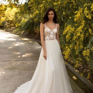 Pronovias Ursa Wedding Dress
